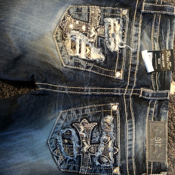 Miss Me Capris - Picture 2 of 5